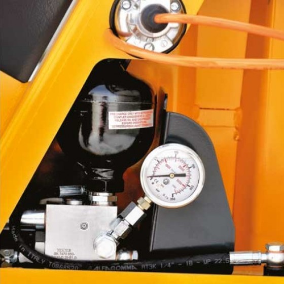 Componentes hidráulicos (tanque, cilindros,...)  com tratamento galvânico anti-corrosão